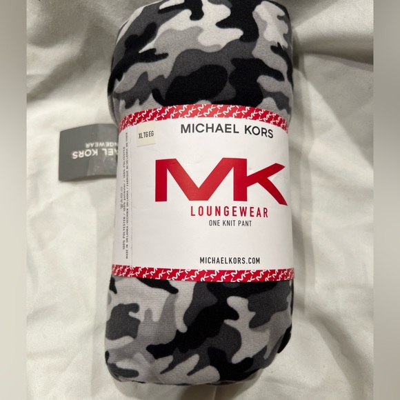 Michael Kors Other - Michael Kors Longewear (R $39) NWT